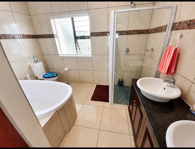 3 BEDROOM HOUSE FOR SALE IN VANDERBIJLPARK SW 5